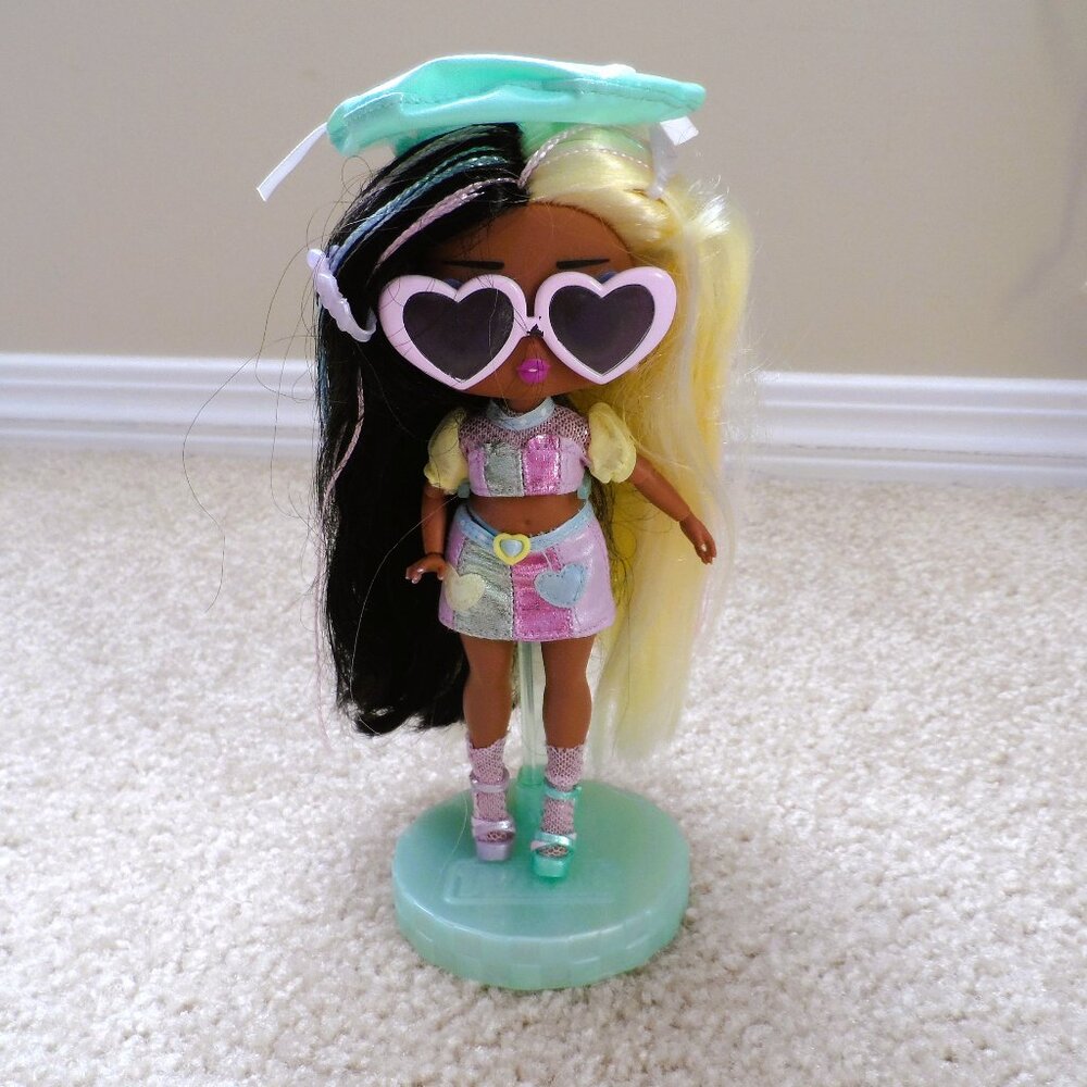 LOL Surprise Tweens Series 4 Fashion Doll Darcy Blush